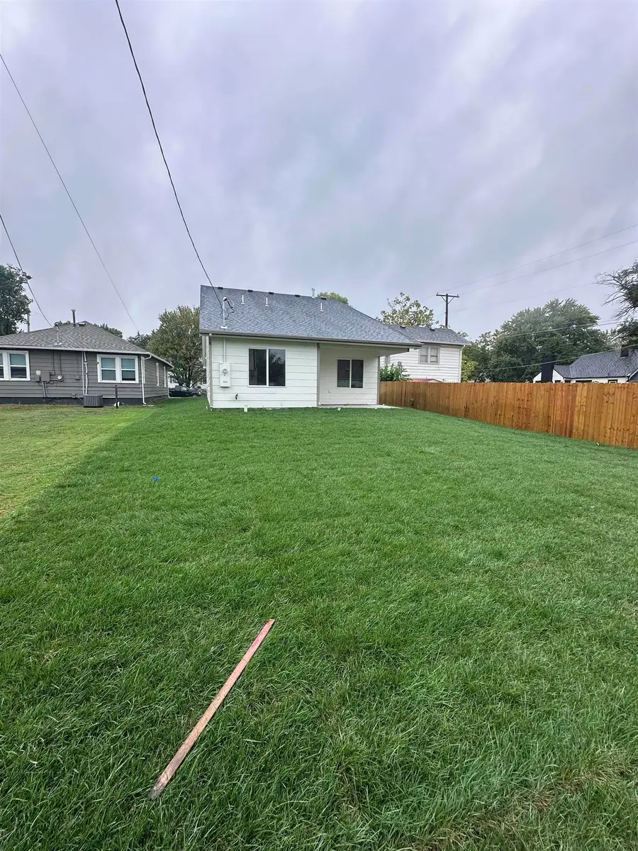 552 N Dellrose Ave, Wichita, KS 67208 - #3