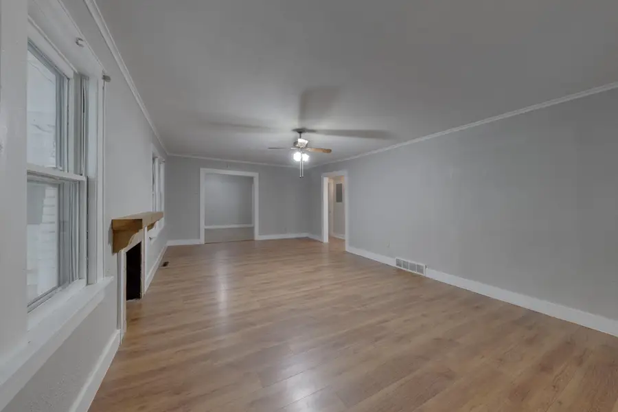 705 S Pershing Ave, Wichita, KS 67218 - #3