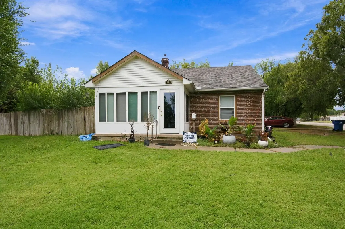 2905 E Stadium Dr, Wichita, KS 67214 - #1