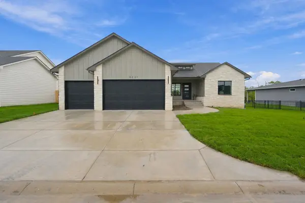 8231 E Summerside Pl, Bel Aire, KS 67226