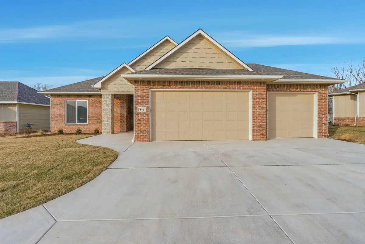 842 N Thornton Ct, Wichita, KS 67235 - #1