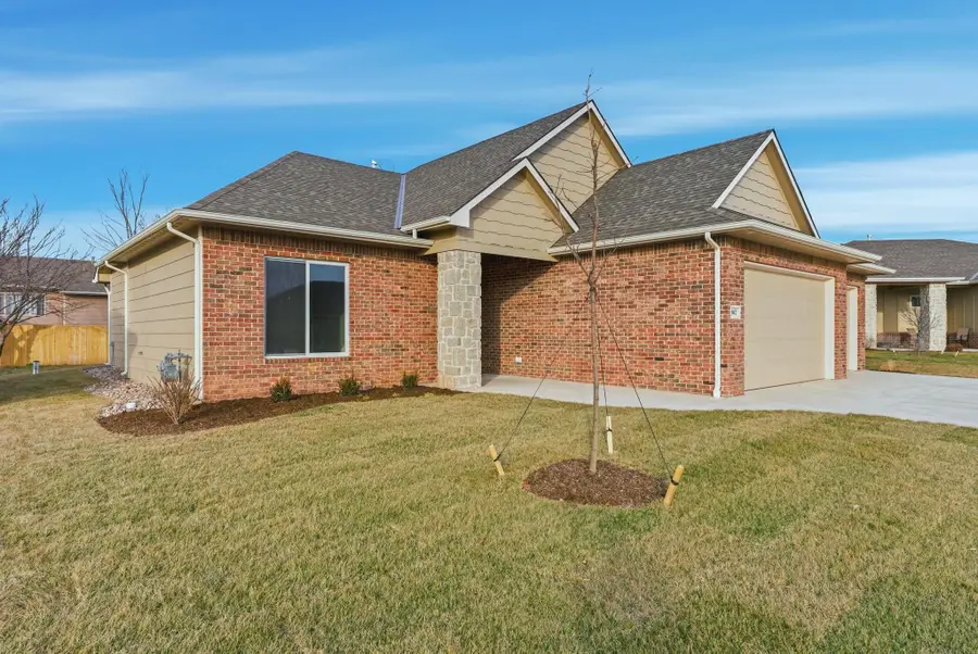 842 N Thornton Ct, Wichita, KS 67235 - #2
