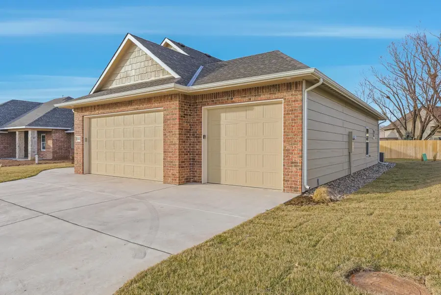 842 N Thornton Ct, Wichita, KS 67235 - #3