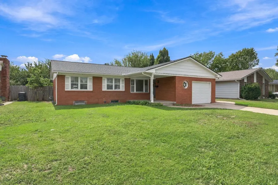 8105 E Clay St, Wichita, KS 67207 - #2