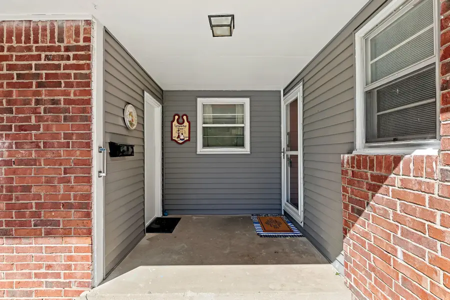 214 E Pioneer Pl, Mulvane, KS 67110 - #3
