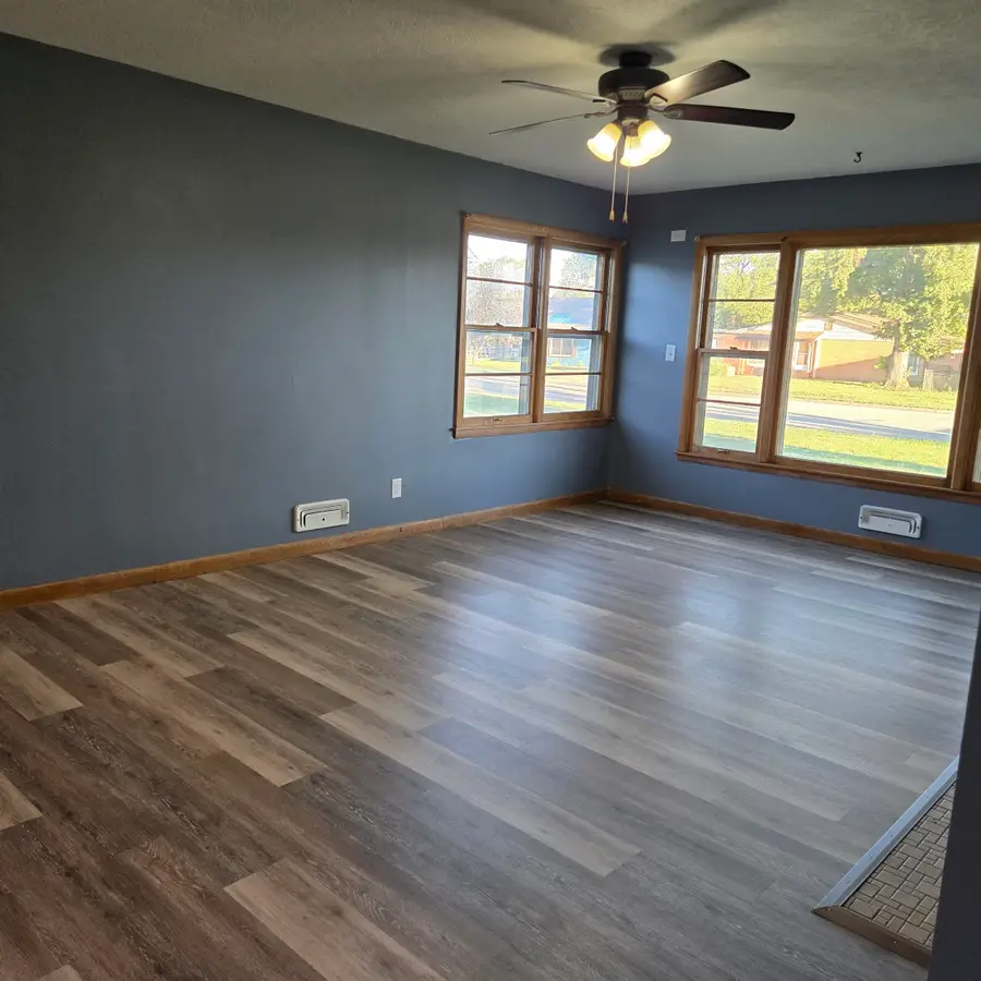 844 E Claflin Ave, Salina, KS 67401 - #3