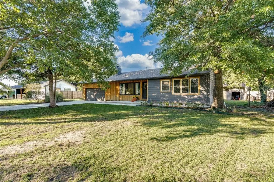 18 E Hawthorne St, Wichita, KS 67206-2535 - #3