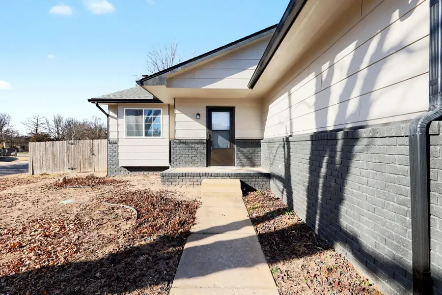 1813 N Pine Grove St, Wichita, KS 67212 - #2