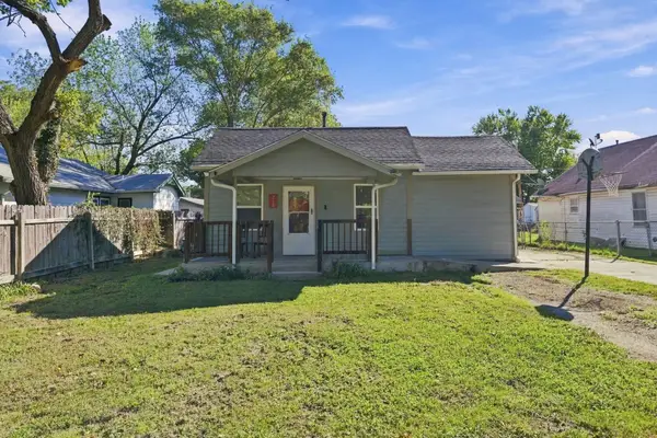 218 N Poplar, Douglass, KS 67039