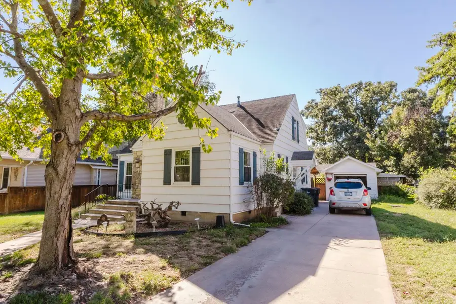 615 E 4th St., Newton, KS 67114 - #2