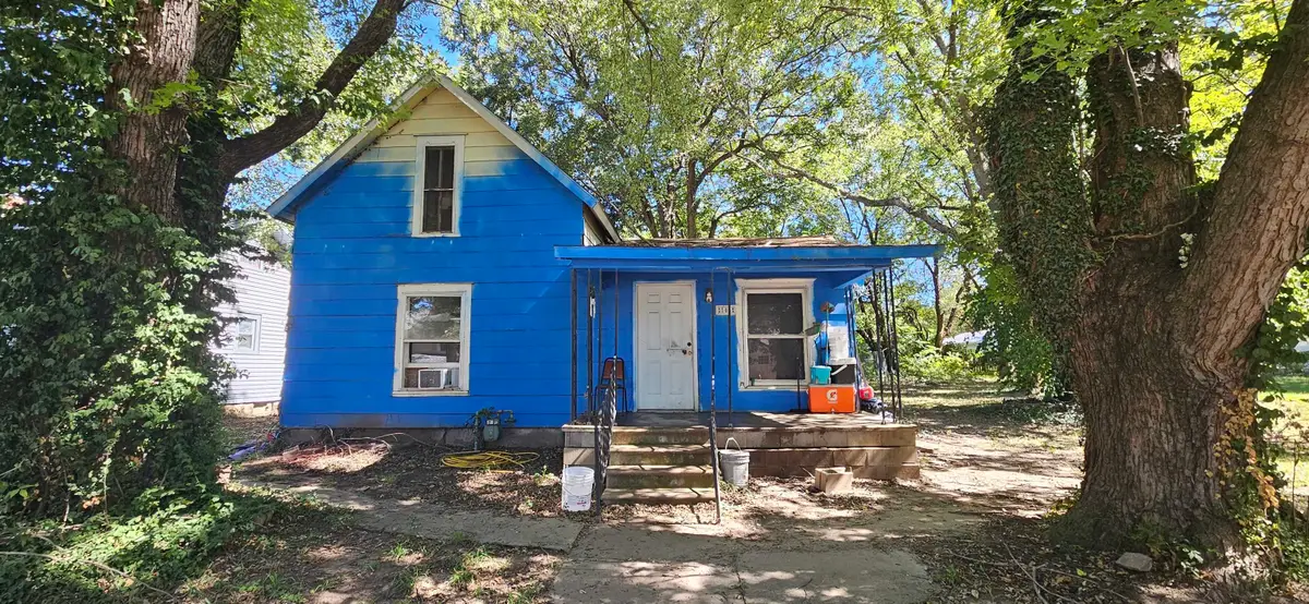 108 Iowa St, Winfield, KS 67156 - #1