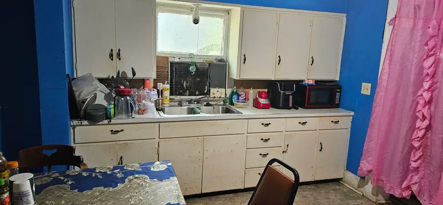 108 Iowa St, Winfield, KS 67156 - #3