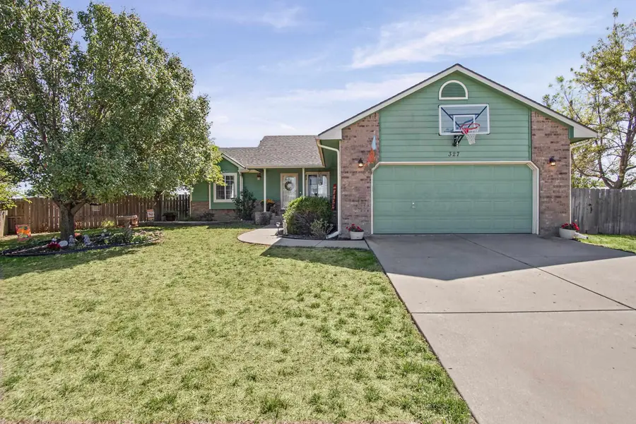 327 Wheatridge Ct, Newton, KS 67114 - #2