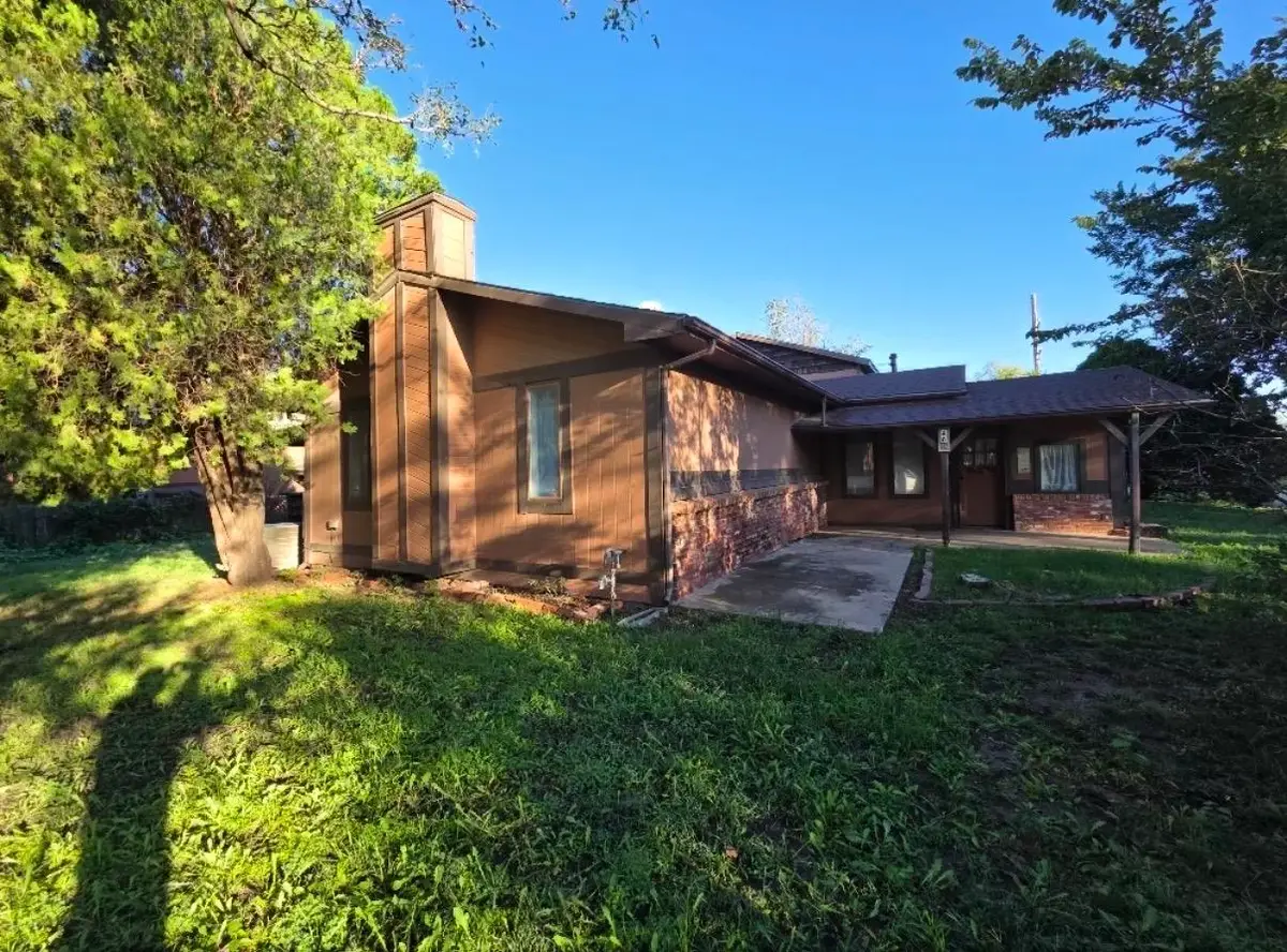 404 E 7th, Harper, KS 67058 - #1