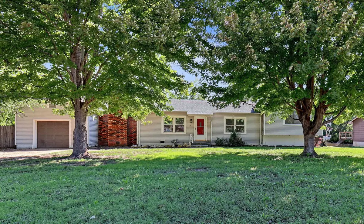 276 S Van Arsdale Ave, Haysville, KS 67060 - #1