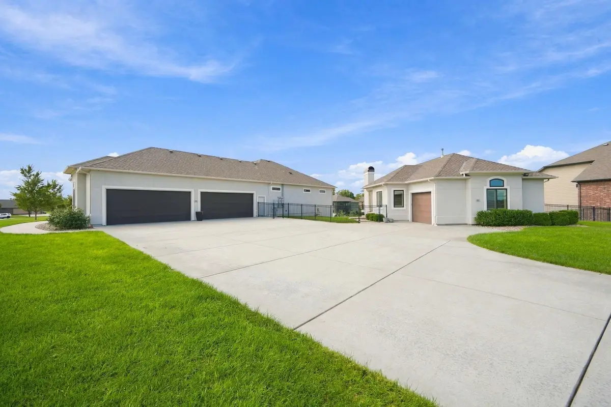 2901 W Crystal Beach St, Wichita, KS 67204-2410 - #1