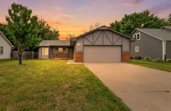 6707 E Pepperwood Ct, Wichita, KS 67226