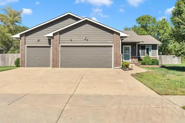1055 E Splitwood Way Ct., Derby, KS 67037