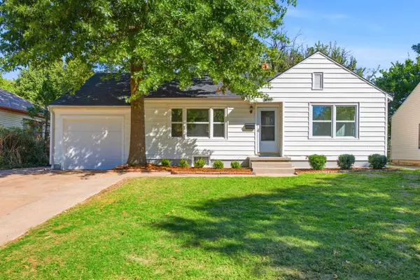 1044 N Old Manor Rd, Wichita, KS 67208