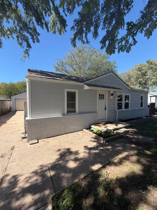 1027 N Derby Ave, Derby, KS 67037