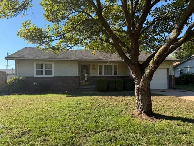 515 W Avenue D, Garden Plain, KS 67050 - #1