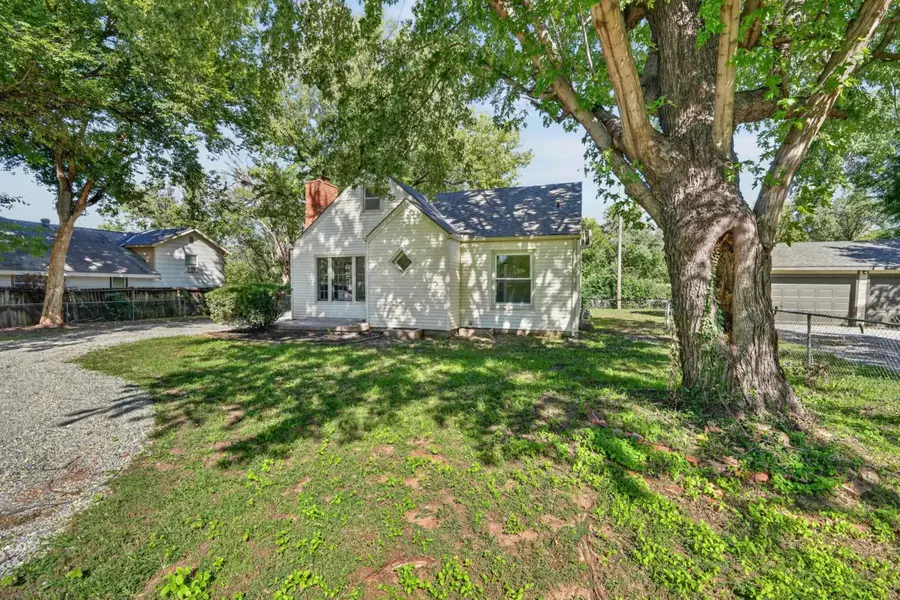 3426 E Navajo Ln, Wichita, KS 67216 - #3