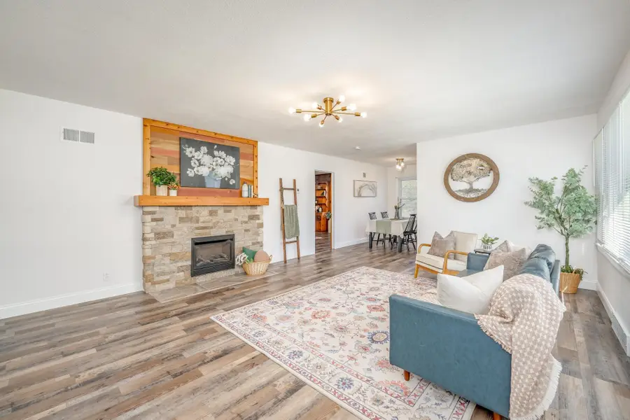 521 N Battin Ave., Wichita, KS 67208 - #3