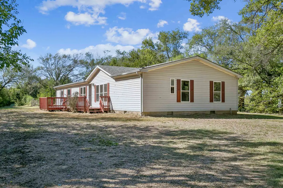 10907 SW River Valley Rd, Augusta, KS 67010-0000 - #1