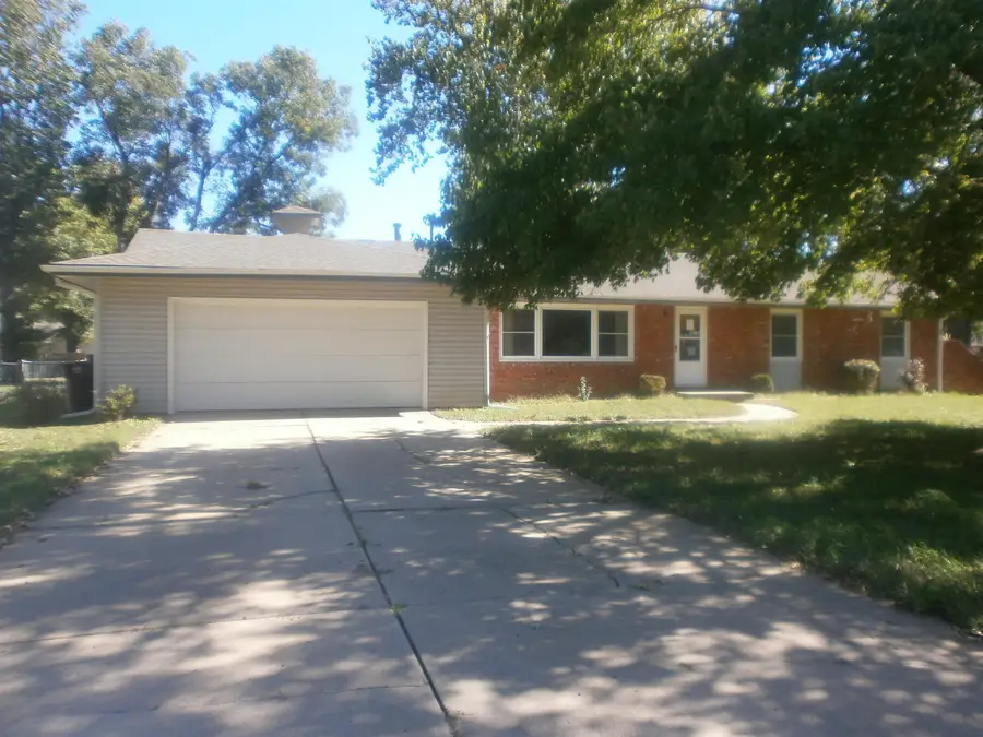 1426 N Walnut St, McPherson, KS 67460 - #2