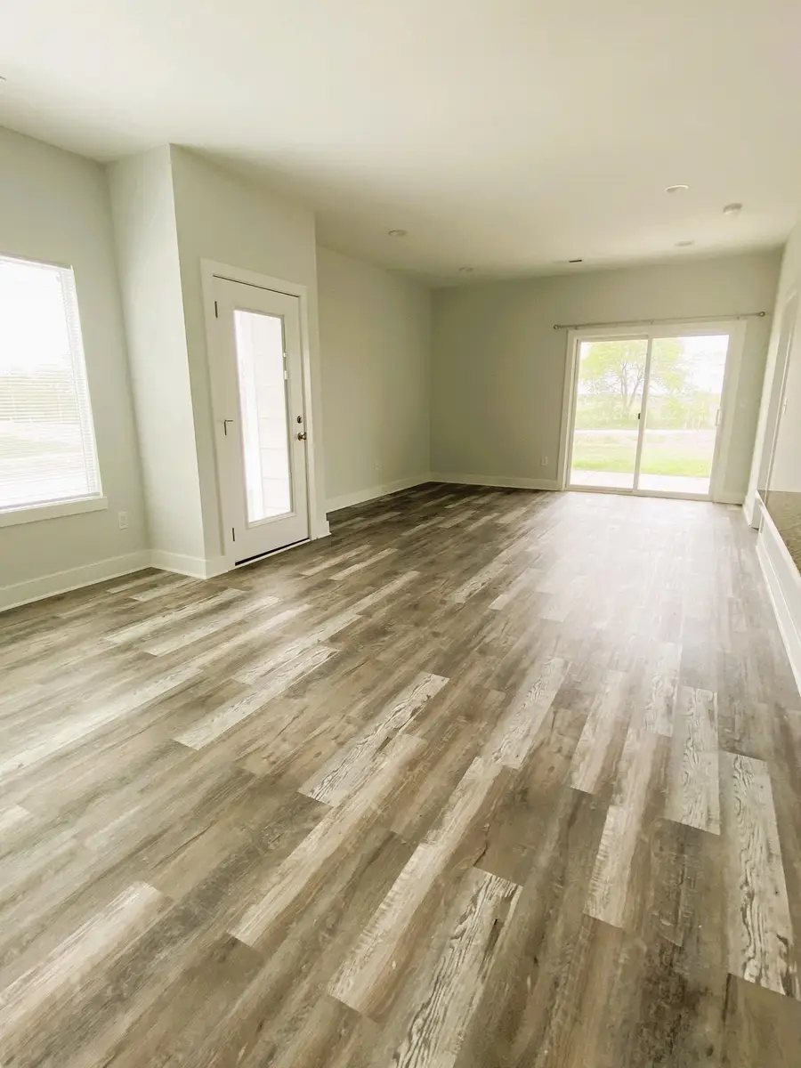 5472 E Colburn St, Bel Aire, KS 67220 - #2