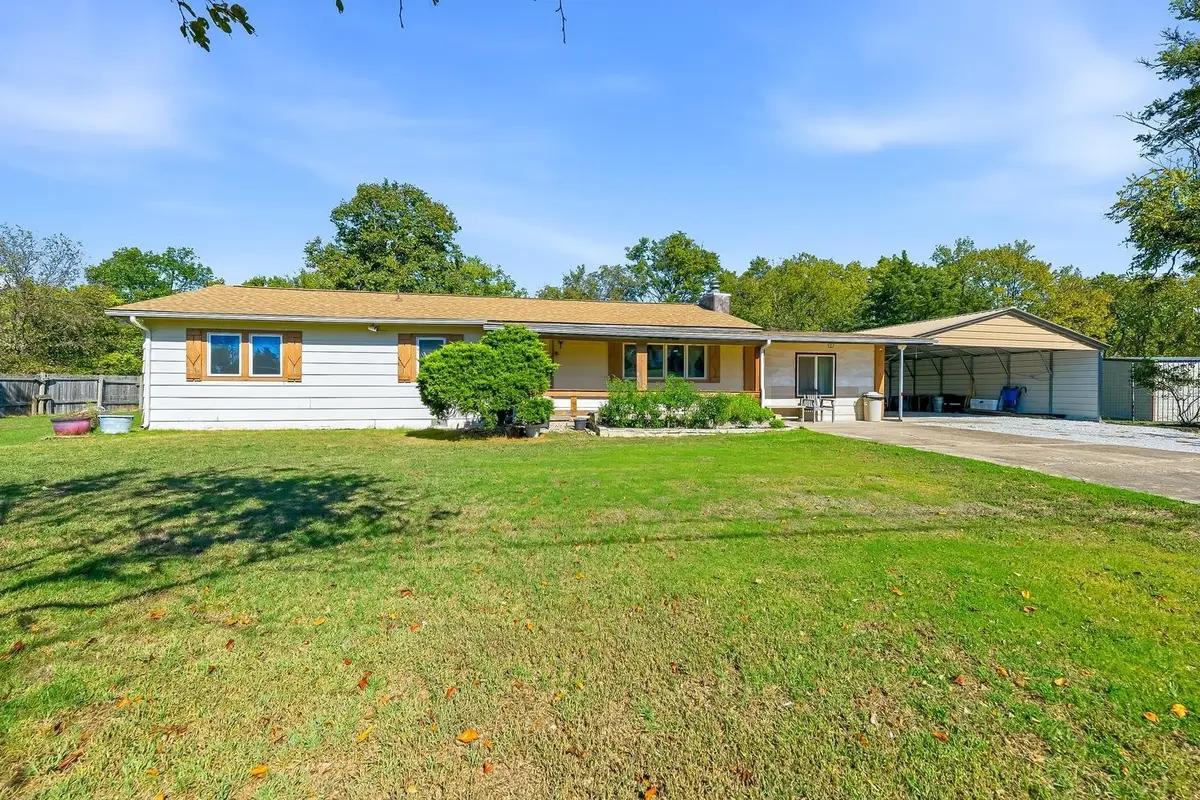 2010 W 14th, Winfield, KS 67156 - #1