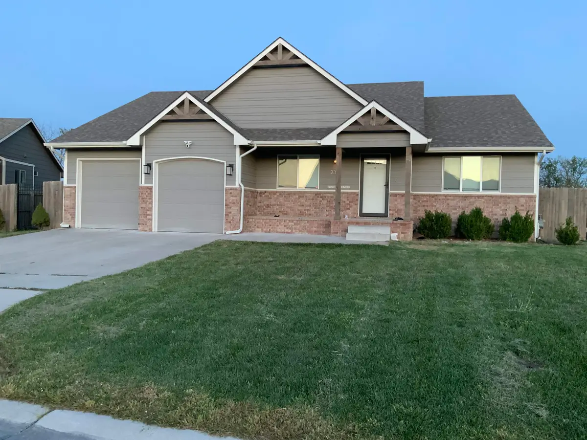 2318 S Chateau St, Wichita, KS 67207 - #1