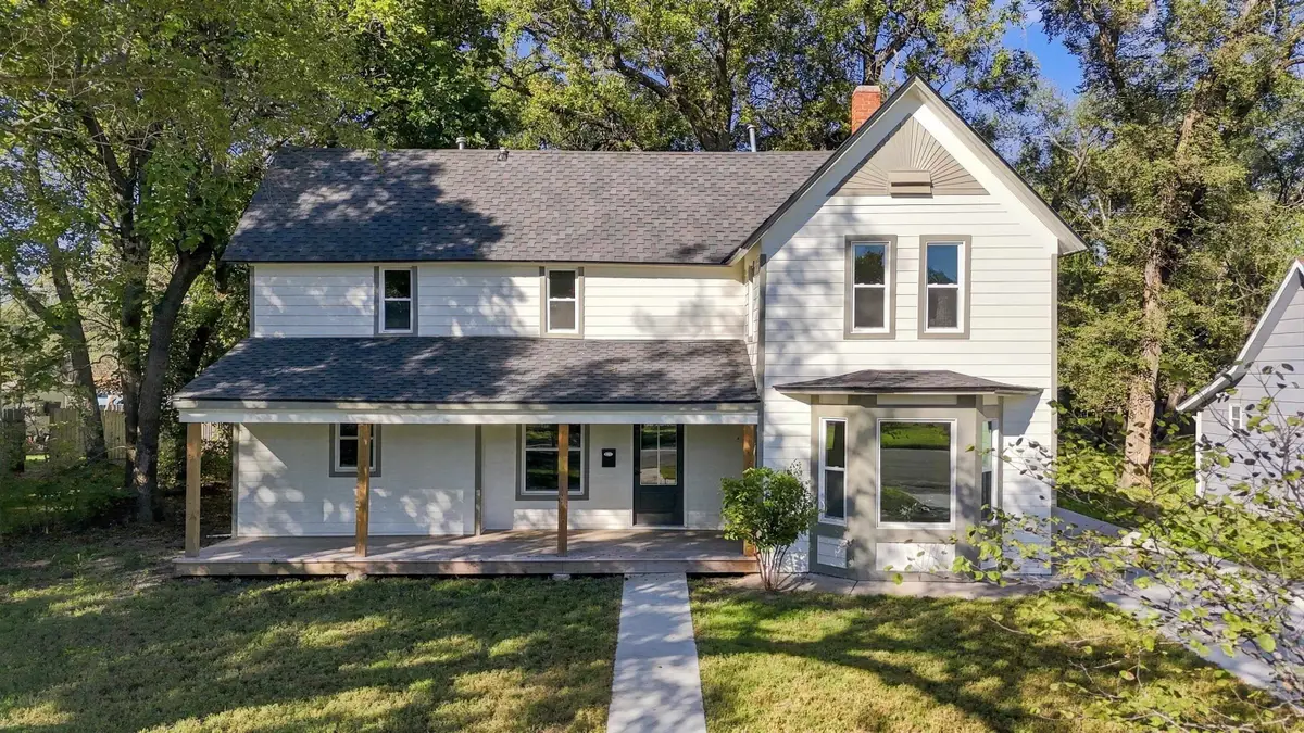209 N Oak, Whitewater, KS 67154 - #1