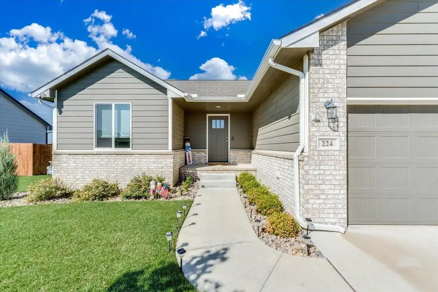 224 E Ripley Ct, Derby, KS 67037 - #2