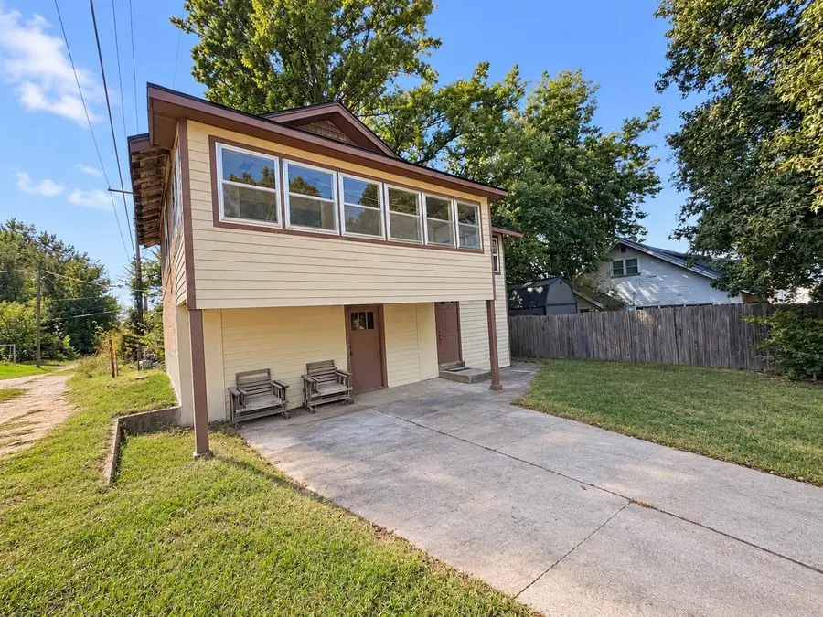 319 W Adams St., Arkansas City, KS 67005 - #2