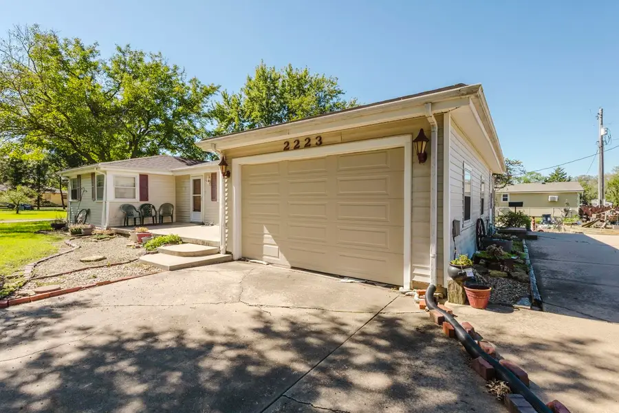 2223 S Clay Ln, Wichita, KS 67207 - #2