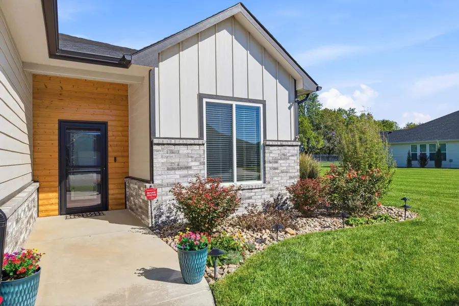 1770 N Forestview Ct, Wichita, KS 67235 - #2
