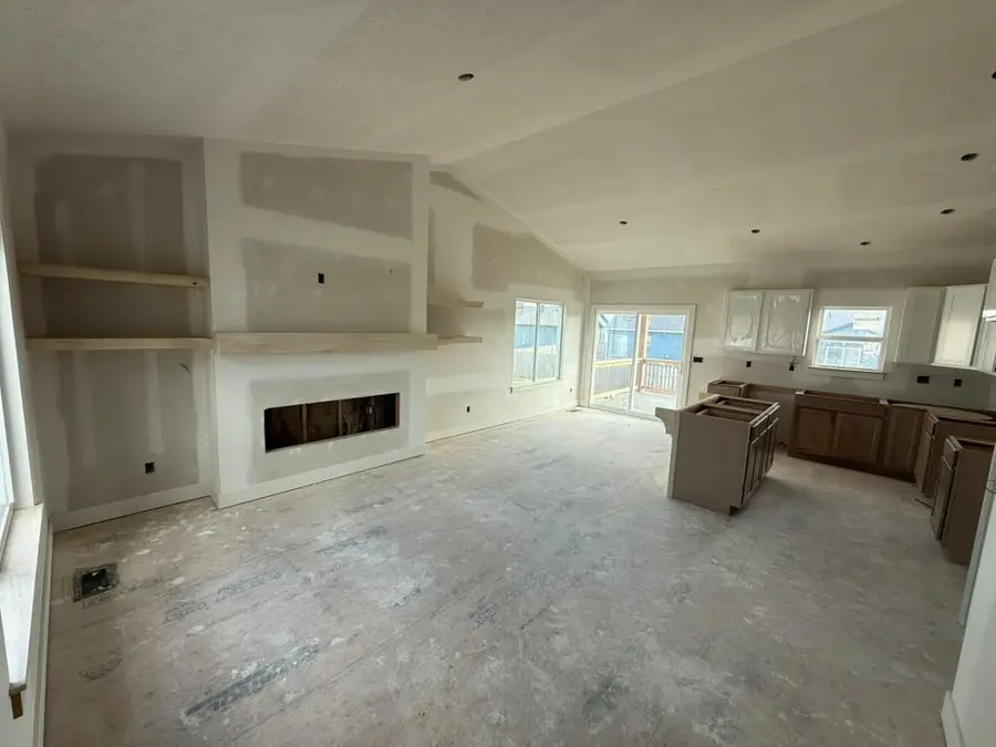 5049 N Toben Ct, Bel Aire, KS 67226-1341 - #2