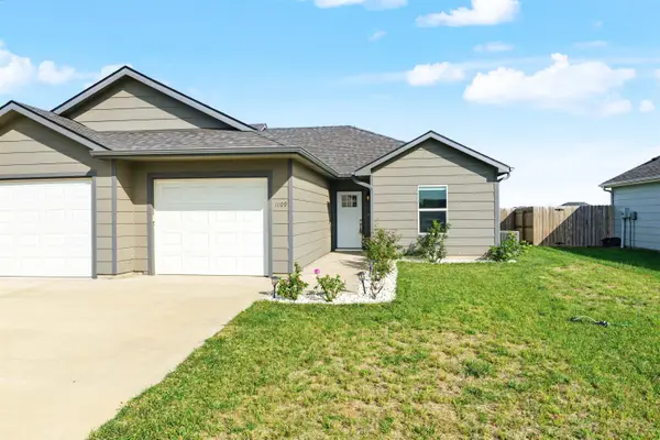 1109 Harbor Dr, Salina, KS 67401