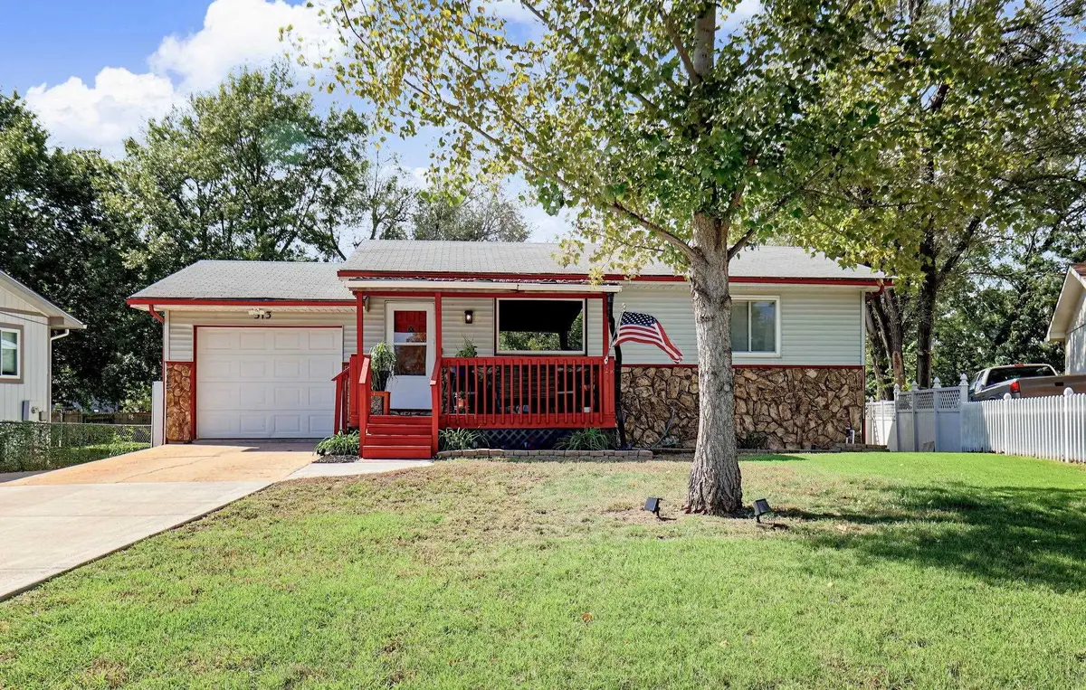 313 N Sunnyside Rd, Haysville, KS 67060 - #1