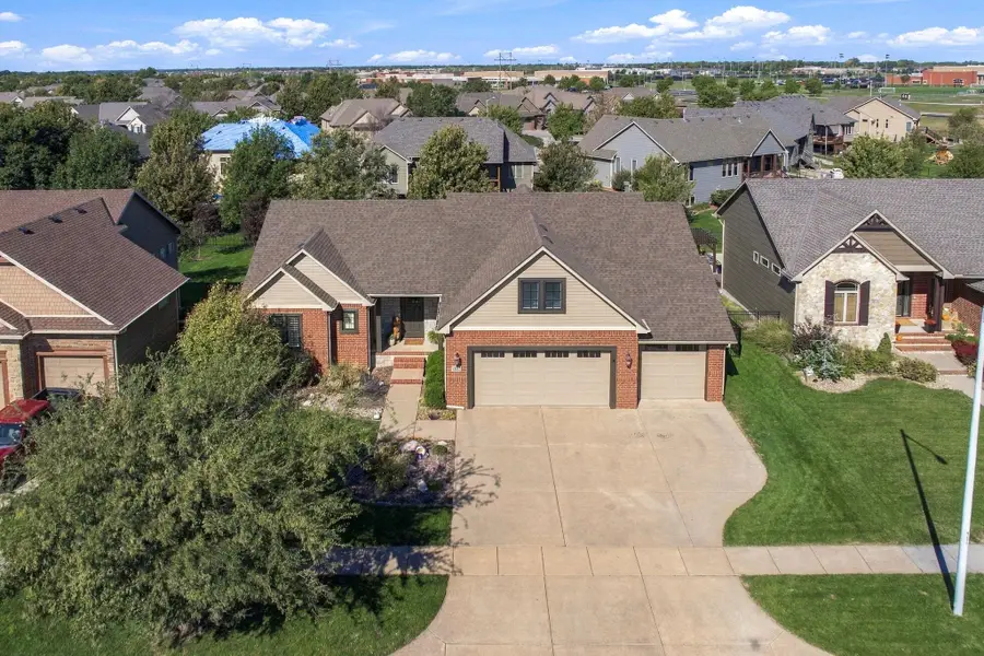 8922 W Westlakes Ct, Wichita, KS 67205 - #2