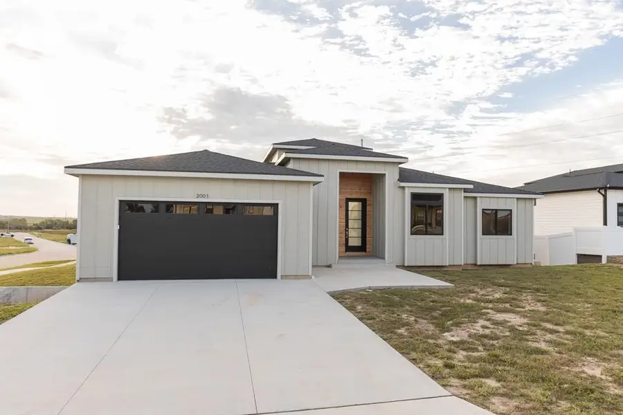 2001 Wheatland Circle, Salina, KS 67401 - #2