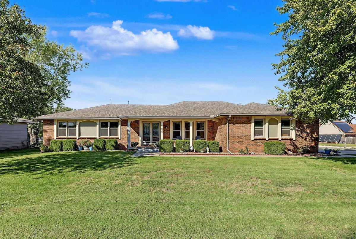 445 N Ohio St, Benton, KS 67017 - #1