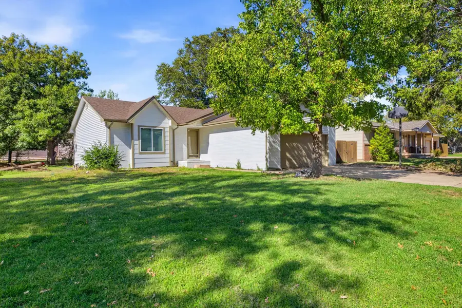 523 N Prescott St, Wichita, KS 67212 - #3