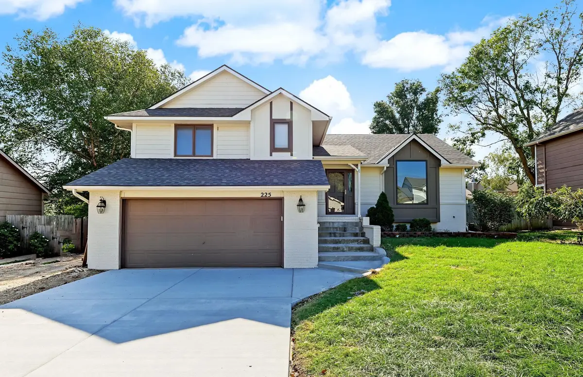 225 E Buckthorn Rd, Derby, KS 67037 - #1