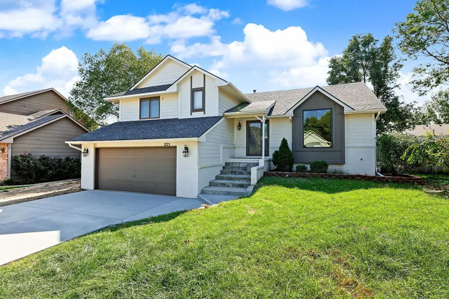 225 E Buckthorn Rd, Derby, KS 67037 - #2