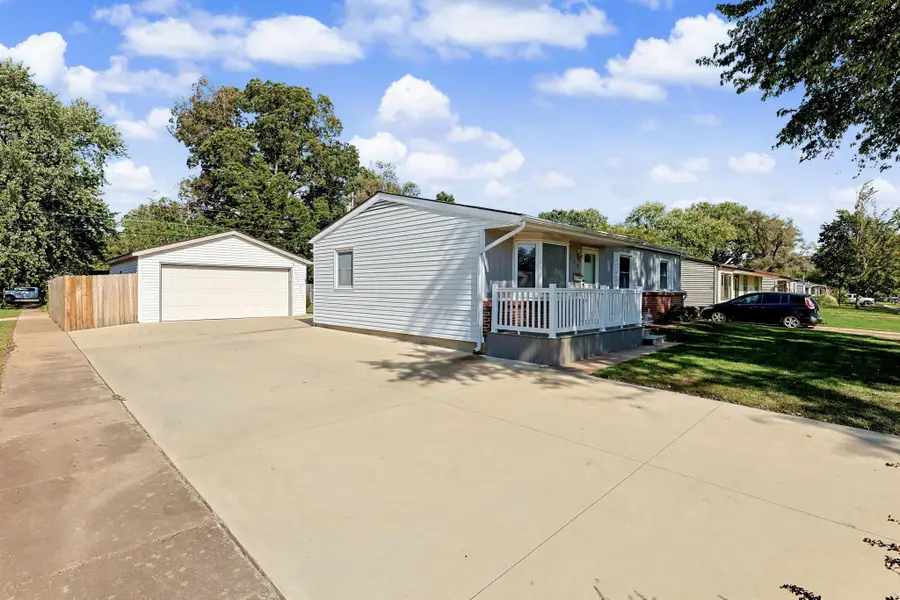 528 W 7th St, Haysville, KS 67060 - #3