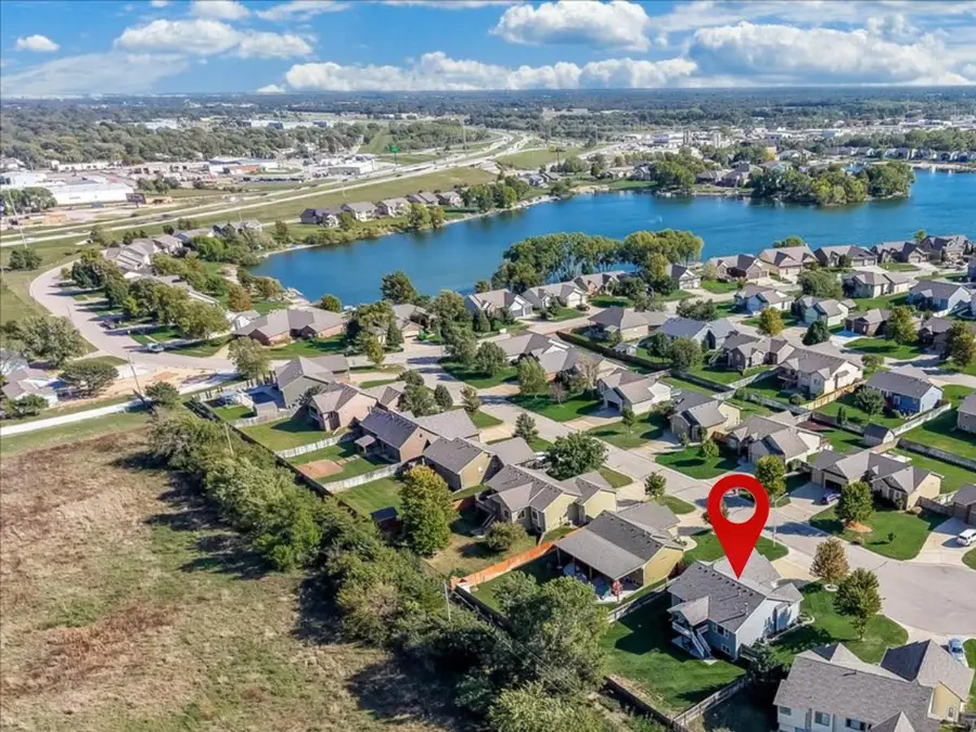 3213 S Bluelake Ct, Wichita, KS 67215 - #3