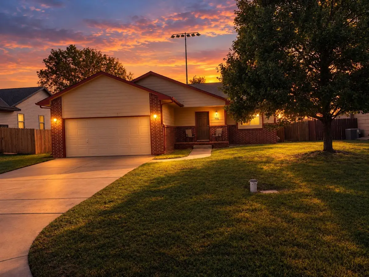 715 E Laramie Cir, Maize, KS 67101 - #1