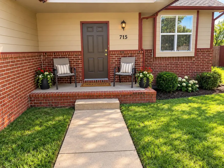 715 E Laramie Cir, Maize, KS 67101 - #2